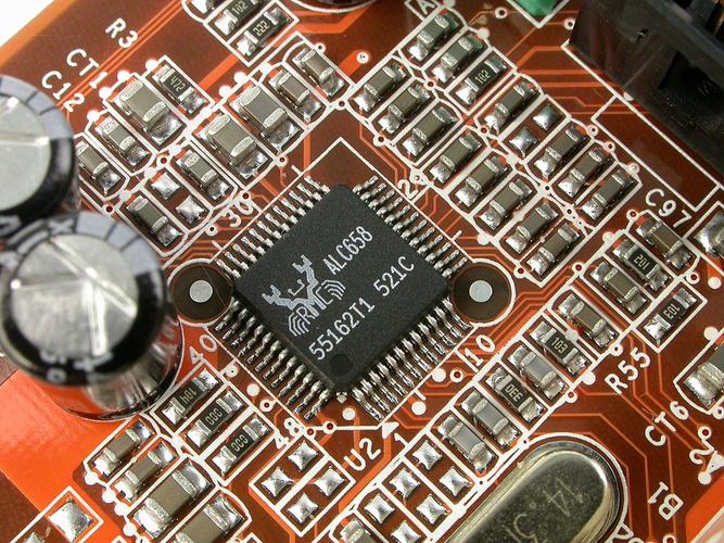 經典回憶 升技NF8-V2主板深度回顧